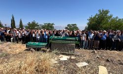 Adana'da Sulama Kanalına Düşen Otomobilde Hayatını Kaybeden Anne ile Oğlu Defnedildi