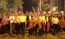 Türk Bayraklarıyla Yürüdüler: Kozan'da 15 Temmuz Anması