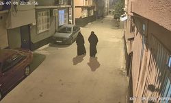 Çarşaf Giyerek Girdikleri Evden Altın ve Para Çaldılar