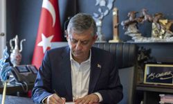 Özgür Özel, Cumhuriyet Halk Partisi'nden İstifa Etti