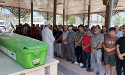 Yola kaçan topunu yakalamak isterken pikabın çarptığı Umut son yolculuğuna uğurlandı