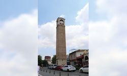 Büyük Saatin İki Yüzü