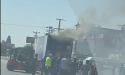 Girne Bulvarı'nda Kargo Kamyonu Yandı
