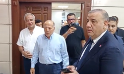 Görevden Alınan Ali Demirçalı ve CHP İl Başkanı Orhan Bayram Salona Giriş Yaptı