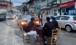Saimbeyli'de İlginç Düğün Geleneği! Damat Konvoy Ortasında Okey Masasına Oturdu