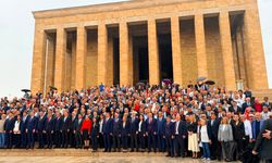 Özgür Özel'den YENİ Parti'nin İlk Mesajı! Anıtkabir'de Duygusal Anlar