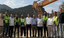 Feke’nin Yıllardır Beklediği Ulaşım Projesi Başladı! Bozat Gediği’nde İlk Kazma Vuruldu