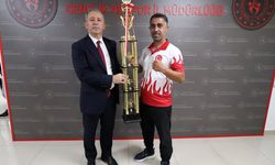 Mustafa Loğoğlu'ndan Başarılı Sporculara Tebrik