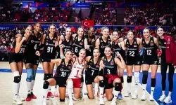 Türkiye Gururlandırdı! Filenin Sultanları Finale Adını Altın Harflerle Yazdırdı