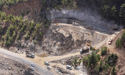 ‘Heyelan Islahı ve Tünel Projesi'nde İlk Kazma Vuruldu