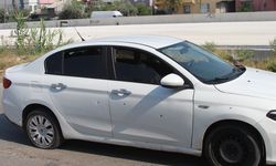 Adana'da Seyir Halindeki Otomobile Silahlı Saldırı: 1 Yaralı