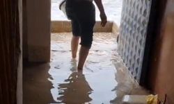 Adana’da Şiddetli Sağanak! Tufanbeyli’de Sokaklar Göle Döndü