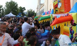 Adana’da Cami Avlusu Çocuklarla Şenlendi!