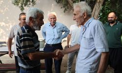 Kozan'da Kaza Sonrası Duygulandıran Buluşma: İki Dede Helalleşerek Ayrıldı