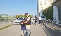 Adana’da Kan Donduran Olay! Ev Arkadaşlarını Bıçaklayıp Bir Süre Evde Kaldılar
