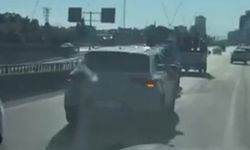 Adana Girne Bulvarı'nda Konvoy Dehşeti: Zikzak Çizerek Trafiği Birbirine Kattı
