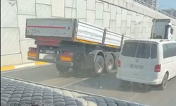 Adana Öğretmenler Bulvarı'nda Dorsesi Kopan Tır Trafiği Felç Etti
