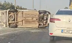 Adana Otoyolu'nda Devrilen Araç Trafiği Yavaşlattı