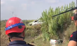 Ceyhan'da Otomobil Dereye Uçtu: Sürücü Kazayı Hafif Atlattı
