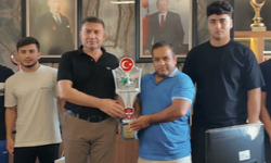 Karaisalı’nın Gururu Türkiye İkincisi! Güreşçilerden Büyük Başarı