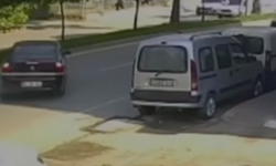 Ziyapaşa’da Otomobil Ağaca Çarptı!