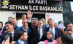 AK Parti Seyhan İlçe Başkanlığı'nda Bayrak Değişimi