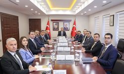 Vali Yavuz, Kaymakamlarla Bir Araya Geldi: Adana’nın İlçeleri Masaya Yatırıldı