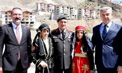 Genelkurmay Başkanı Selçuk Bayraktaroğlu memleketini yine unutmadı! Yusufeli’nde karşılandı