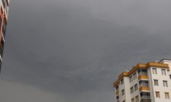 Meteoroloji Uyarmıştı! Kozan’da Beklenen Dolu Yağışı Başladı