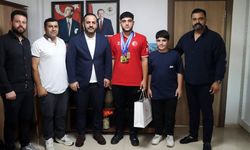 Milli Sporcu Egemen Ağca Avrupa’dan Çifte Şampiyonlukla Döndü