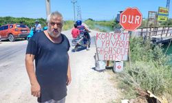 Adana’da Kazaların Eksik Olmadığı Yol! Vatandaş Kendi Tabelasını Yaptı