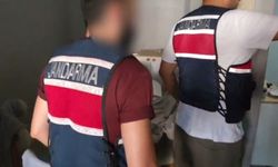 Adana’da Uyuşturucu Operasyonu! 3 Bin 735 Hap ve Kalaşnikof Ele Geçirildi