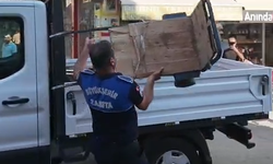 Adana'da Zabıta Ekipleri Kaldırım İşgaline Uymayanların Malzemelerine El Koydu