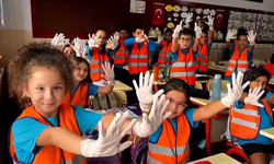 Adana’daki Okullarda Sıfır Atık Seferberliği! Öğrenciler Çevre İçin Sahaya Çıktı