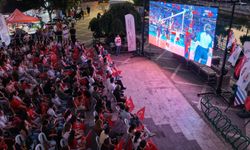 Adana’da Filenin Sultanları’nın Şampiyonluk Coşkusu Dev Ekrana Yansıdı