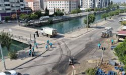 Adana’da Temizlik Seferberliği: Ekipler Kıyıboyu Caddesi’nde Sahaya İndi
