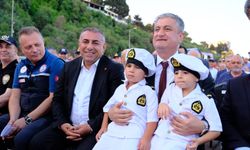 Karataş’ta "Vira Bismillah" Heyecanı: Balıkçılar Coşkuyla Denize Uğurlandı