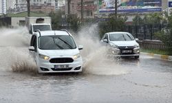 Adana’da Sağanak Hayatı Felç Etti! Sarıçam Ve Yüreğir’de Yollar Göle Döndü