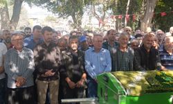 Adana’da Piknikte Öldürülen Genç Kız Son Yolculuğuna Uğurlandı
