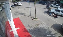 Kozan'da Feci Kaza Anı Kamerada! Motosikletli Karı-Koca Otomobille Çarpıştı