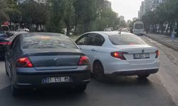 Adana’da Yol Verme Tartışması Trafiği Kilitledi