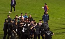 Adanaspor-Yeni Mersin İdman Yurdu Maçının Ardından Saha Karıştı