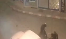Otomobil Elektrikli Bisiklete Çarptı: 2 Genç Yaralandı