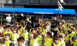 Adana İtfaiyesinde Minik Misafirler! Hem Öğrendiler Hem Eğlendiler