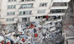 Maltepe'de 7 Katlı Binanın İlk 3 Katı Çöktü: 6 Yaralı Kurtarıldı