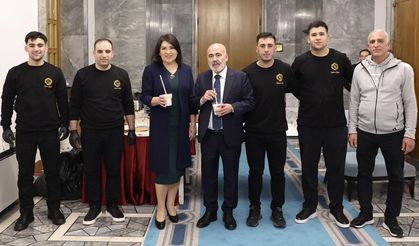 Sağlam ve Karamık’a Adana’dan Muzlu Süt İkramı