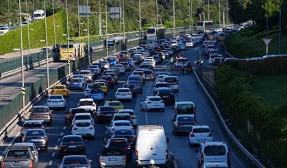 Ulaşım Mühendisleri Açıkladı: Adana Trafiği Neden Bütün Şehirde Kilitleniyor?