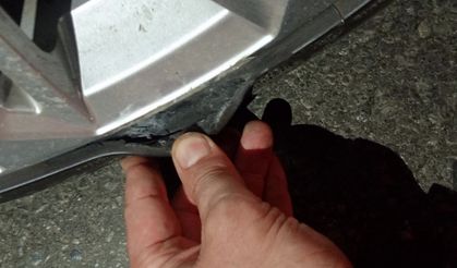 Adana'da Çukurlar Sürücüleri Bezdirdi! "Kimse İlgilenmiyor"