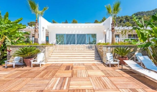 Bu Yaz Tatil Planınızda Fethiye Varsa: HepsiVilla.com ile Muhafazakar Kiralık Villa Konforunu Keşfedin