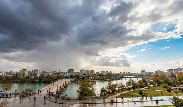 Adana'da Sıcaklar Yerini Yağmura Bırakıyor! İlçe İlçe Hava Durumu Açıklandı